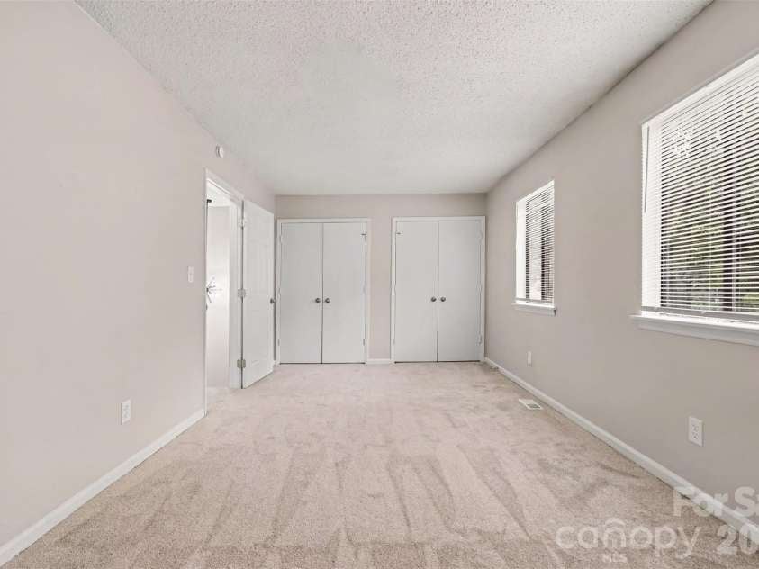 6144 Bent Tree Court, Charlotte, NC 28212.  MLS# CAR4419080, YatesRealty ID 47282. 