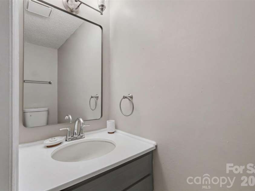 6144 Bent Tree Court, Charlotte, NC 28212.  MLS# CAR4419080, YatesRealty ID 47282. 