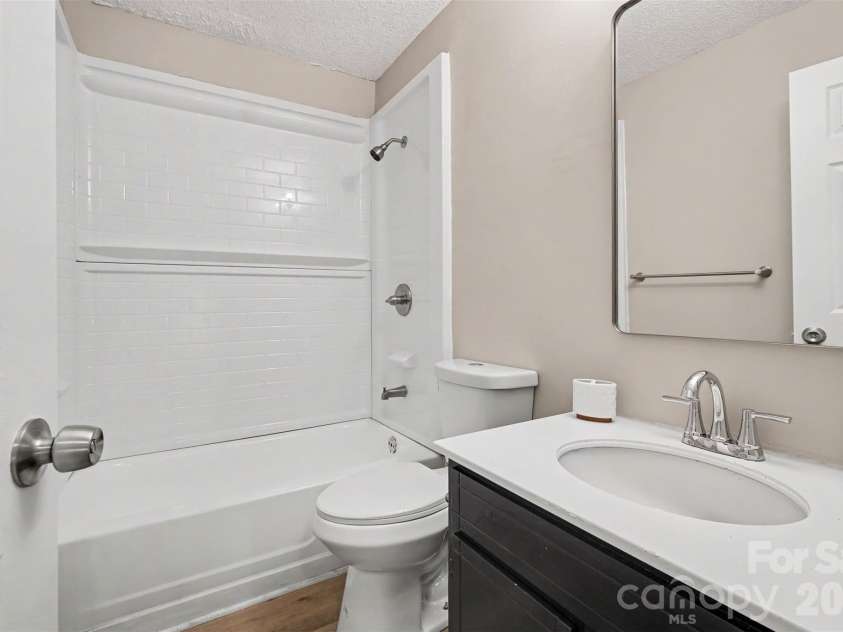 6144 Bent Tree Court, Charlotte, NC 28212.  MLS# CAR4419080, YatesRealty ID 47282. 