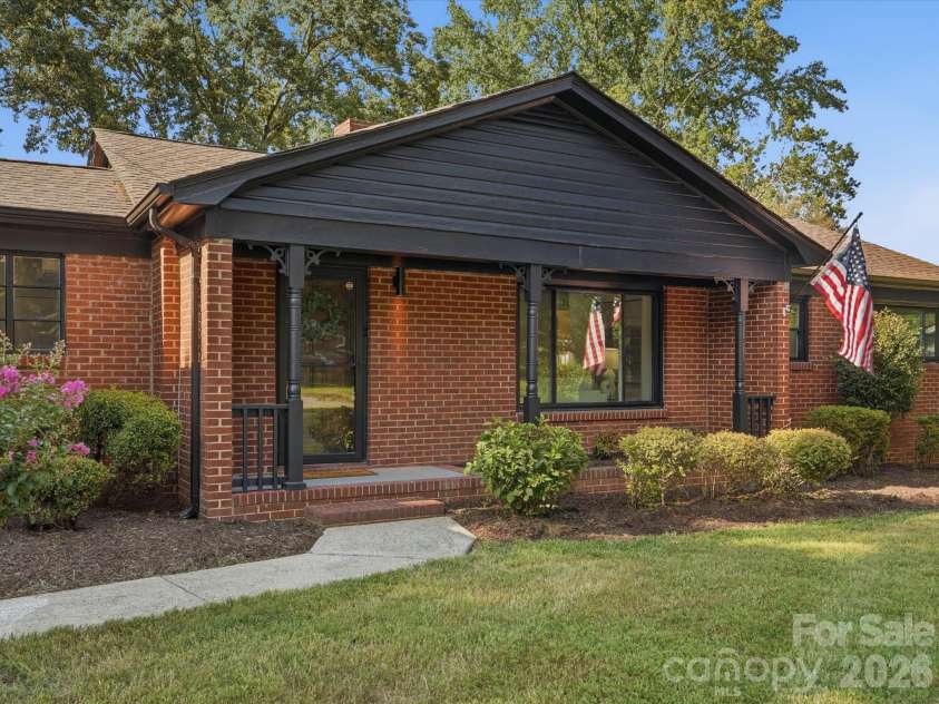 5701 Wilora Lake Road, Charlotte, NC 28212.  MLS# CAR4418324, YatesRealty ID 47285. 