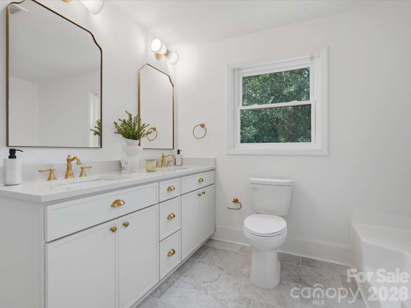 5701 Wilora Lake Road, Charlotte, NC 28212.  MLS# CAR4418324, YatesRealty ID 47285. 