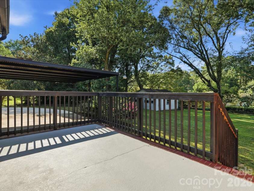 5701 Wilora Lake Road, Charlotte, NC 28212.  MLS# CAR4418324, YatesRealty ID 47285. 