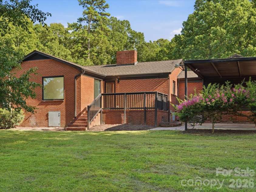 5701 Wilora Lake Road, Charlotte, NC 28212.  MLS# CAR4418324, YatesRealty ID 47285. 