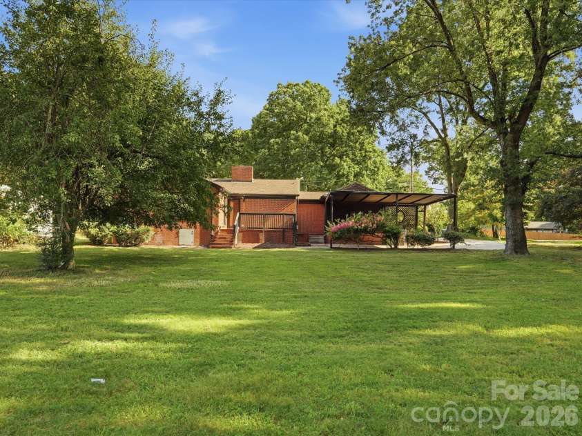 5701 Wilora Lake Road, Charlotte, NC 28212.  MLS# CAR4418324, YatesRealty ID 47285. 