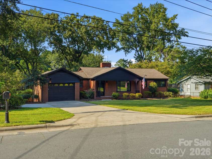 5701 Wilora Lake Road, Charlotte, NC 28212.  MLS# CAR4418324, YatesRealty ID 47285. 