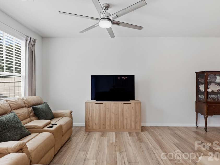 32 Woodsdale Place, Concord, NC 28025.  MLS# CAR4418928, YatesRealty ID 47286. 