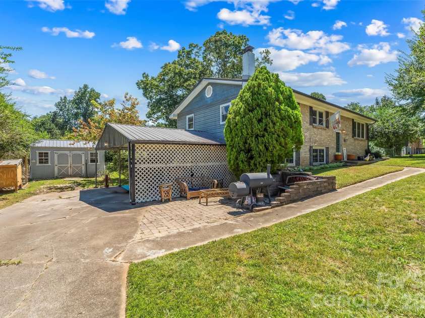 312 Hidden Valley Circle, Canton, NC 28716.  MLS# CAR4417437, YatesRealty ID 47288. 