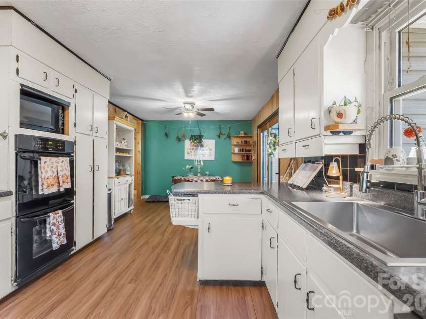 312 Hidden Valley Circle, Canton, NC 28716.  MLS# CAR4417437, YatesRealty ID 47288. 