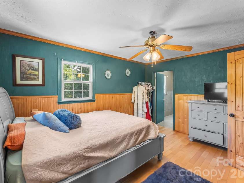 312 Hidden Valley Circle, Canton, NC 28716.  MLS# CAR4417437, YatesRealty ID 47288. 