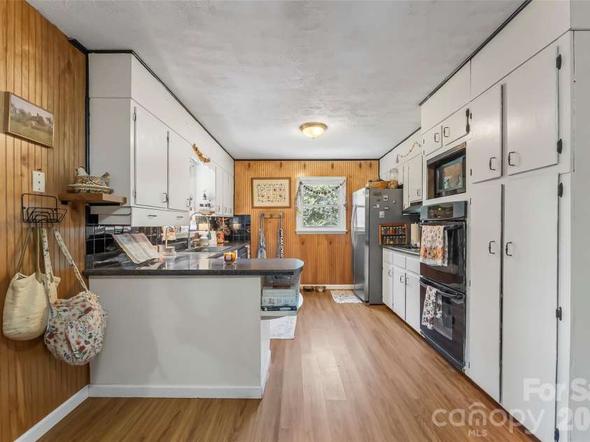 312 Hidden Valley Circle, Canton, NC 28716.  MLS# CAR4417437, YatesRealty ID 47288. 
