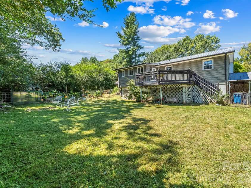 312 Hidden Valley Circle, Canton, NC 28716.  MLS# CAR4417437, YatesRealty ID 47288. 