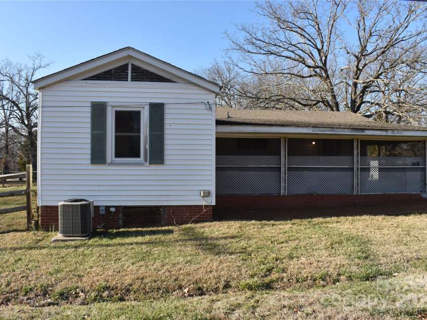 1426 Council Street, Salisbury, NC 28146.  MLS# CAR4228353, YatesRealty ID 4729. 