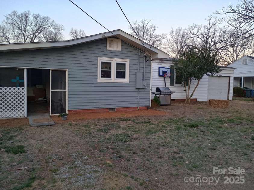 1426 Council Street, Salisbury, NC 28146.  MLS# CAR4228353, YatesRealty ID 4729. 