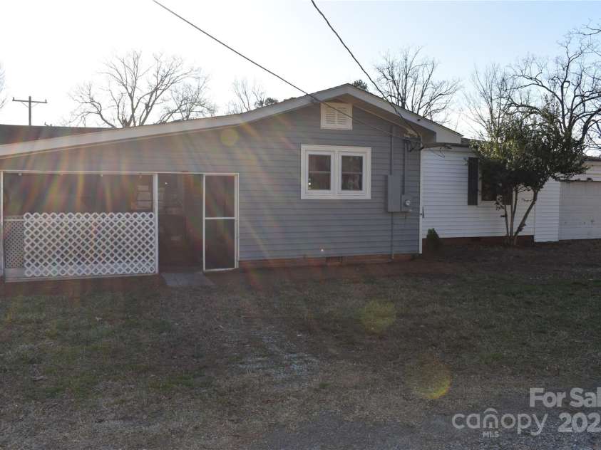 1426 Council Street, Salisbury, NC 28146.  MLS# CAR4228353, YatesRealty ID 4729. 