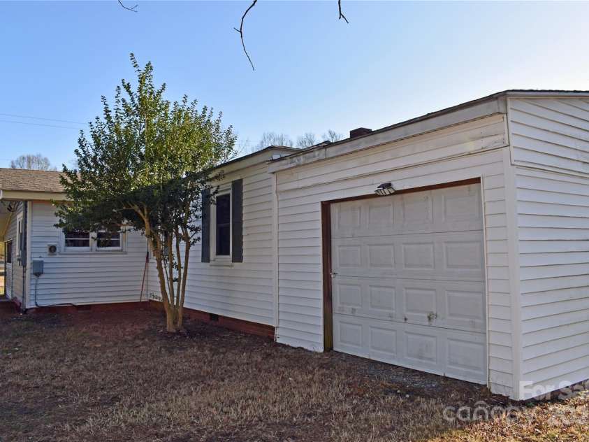 1426 Council Street, Salisbury, NC 28146.  MLS# CAR4228353, YatesRealty ID 4729. 