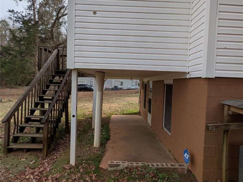 19212 Old Statesville Road, Cornelius, NC 28031.  MLS# CAR4340602, YatesRealty ID 4729. 