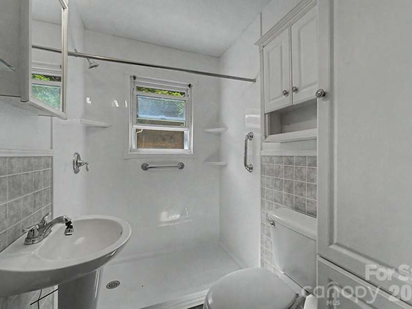 80 Nature Lane, Waynesville, NC 28786.  MLS# CAR4418677, YatesRealty ID 47294. 
