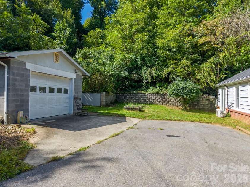80 Nature Lane, Waynesville, NC 28786.  MLS# CAR4418677, YatesRealty ID 47294. 