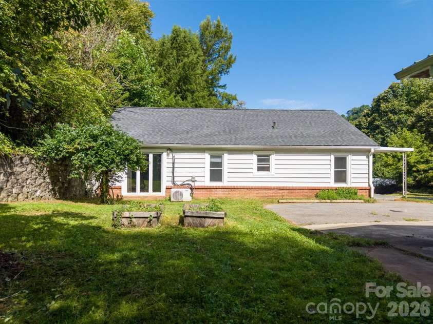 80 Nature Lane, Waynesville, NC 28786.  MLS# CAR4418677, YatesRealty ID 47294. 