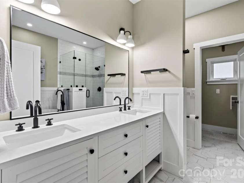 310 Magnolia Ridge Road, Swannanoa, NC 28778.  MLS# CAR4411282, YatesRealty ID 47295. 