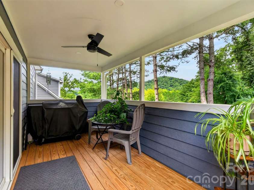 310 Magnolia Ridge Road, Swannanoa, NC 28778.  MLS# CAR4411282, YatesRealty ID 47295. 