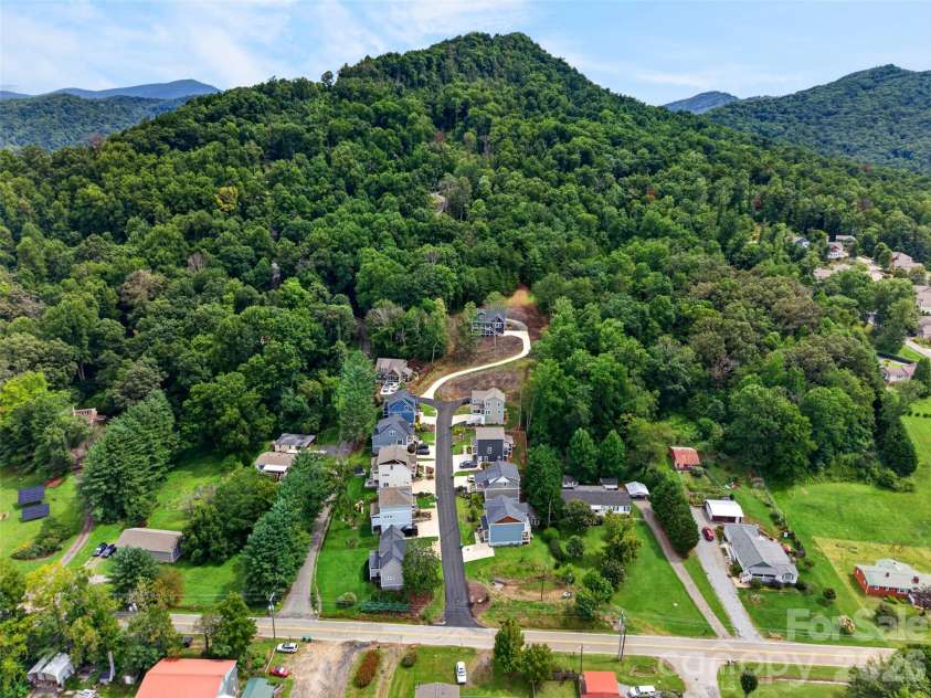 310 Magnolia Ridge Road, Swannanoa, NC 28778.  MLS# CAR4411282, YatesRealty ID 47295. 