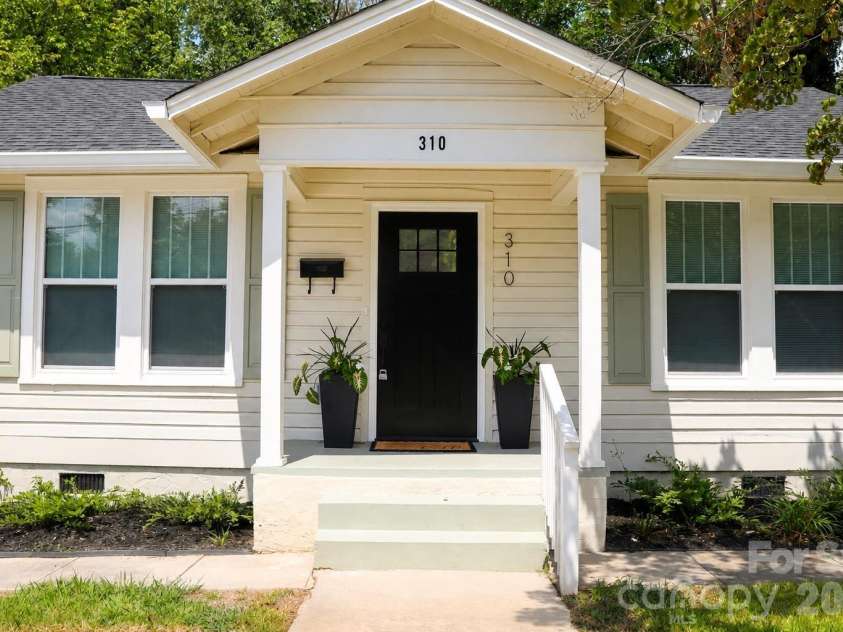 310 Elm Street, Lancaster, SC 29720.  MLS# CAR4419096, YatesRealty ID 47298. 
