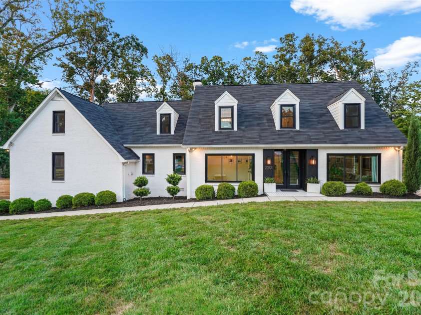 2201 Whilden Court, Charlotte, NC 28211.  MLS# CAR4418465, YatesRealty ID 47299. 