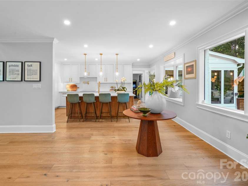 2201 Whilden Court, Charlotte, NC 28211.  MLS# CAR4418465, YatesRealty ID 47299. 
