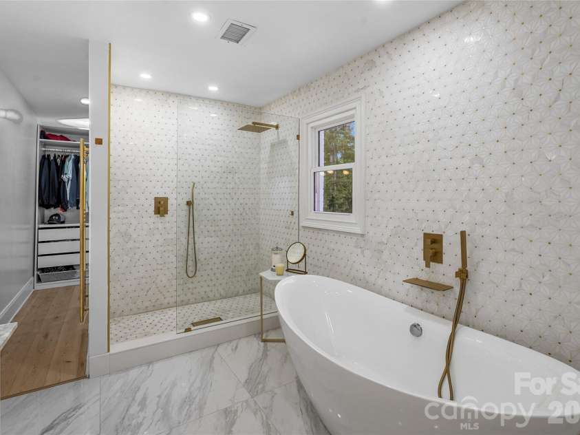 2201 Whilden Court, Charlotte, NC 28211.  MLS# CAR4418465, YatesRealty ID 47299. 