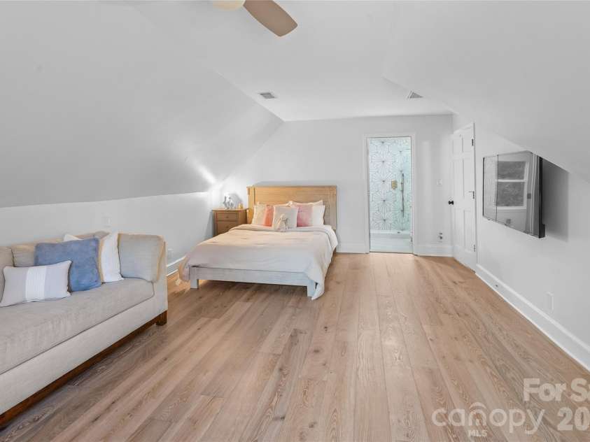 2201 Whilden Court, Charlotte, NC 28211.  MLS# CAR4418465, YatesRealty ID 47299. 
