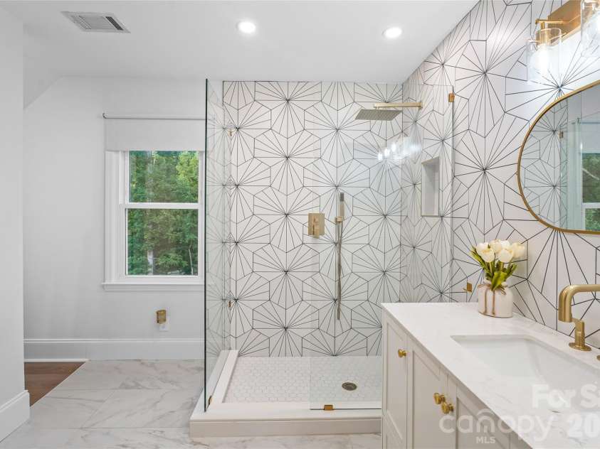2201 Whilden Court, Charlotte, NC 28211.  MLS# CAR4418465, YatesRealty ID 47299. 