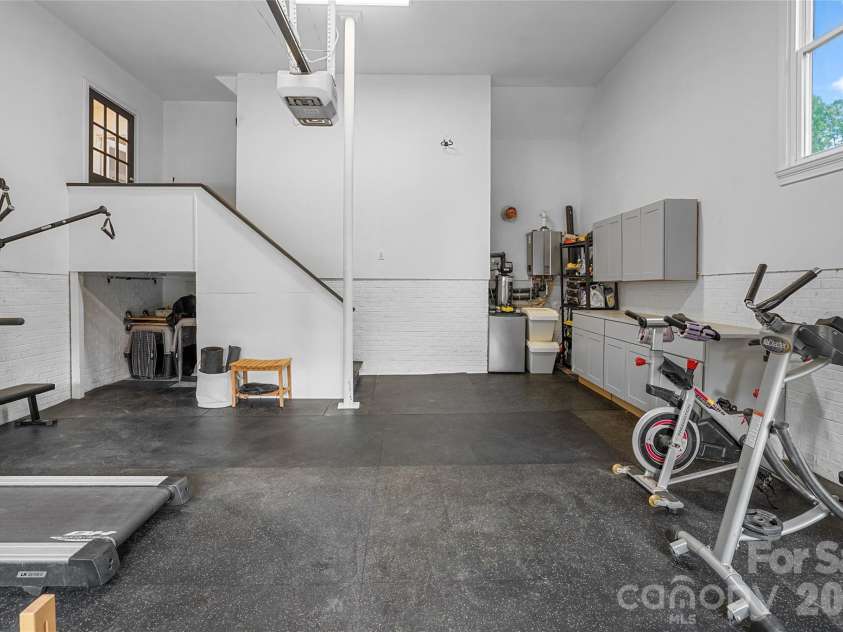 2201 Whilden Court, Charlotte, NC 28211.  MLS# CAR4418465, YatesRealty ID 47299. 