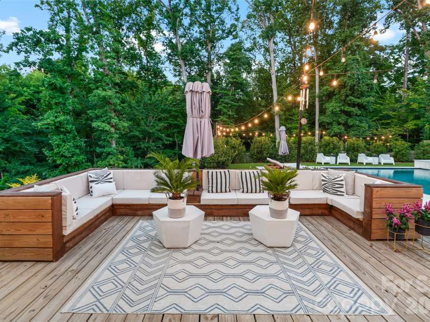2201 Whilden Court, Charlotte, NC 28211.  MLS# CAR4418465, YatesRealty ID 47299. 