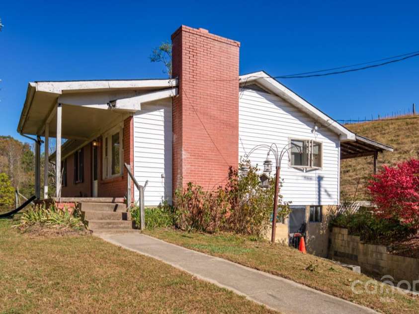 318 Monticello Road, Weaverville, NC 28787.  MLS# CAR4263682, YatesRealty ID 473. 