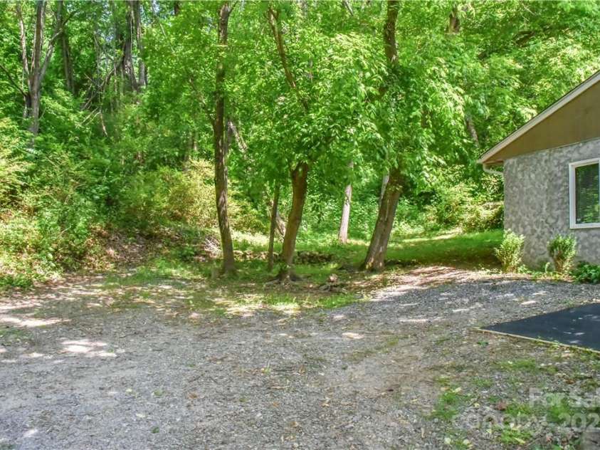 543 College Street, Asheville, NC 28801.  MLS# CAR4083737, YatesRealty ID 473. 