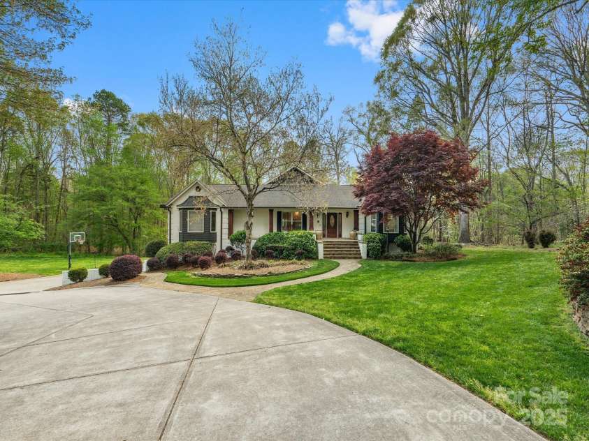 1725 Hannon Farm Road, Fort Mill, SC 29715.  MLS# CAR4242184, YatesRealty ID 4730. 