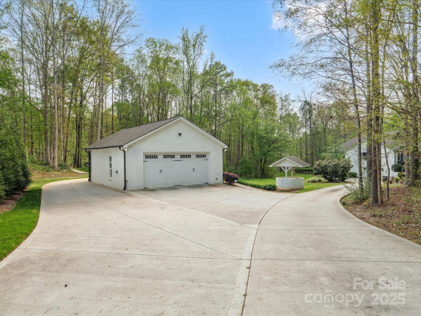 1725 Hannon Farm Road, Fort Mill, SC 29715.  MLS# CAR4242184, YatesRealty ID 4730. 
