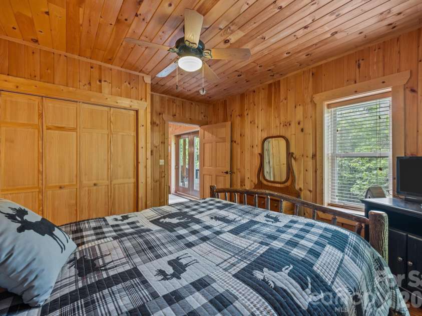 173 Mistletoe Park, Lake Lure, NC 28746.  MLS# CAR4252305, YatesRealty ID 4730. 