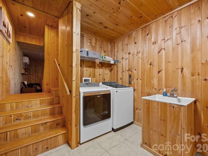 173 Mistletoe Park, Lake Lure, NC 28746.  MLS# CAR4252305, YatesRealty ID 4730. 