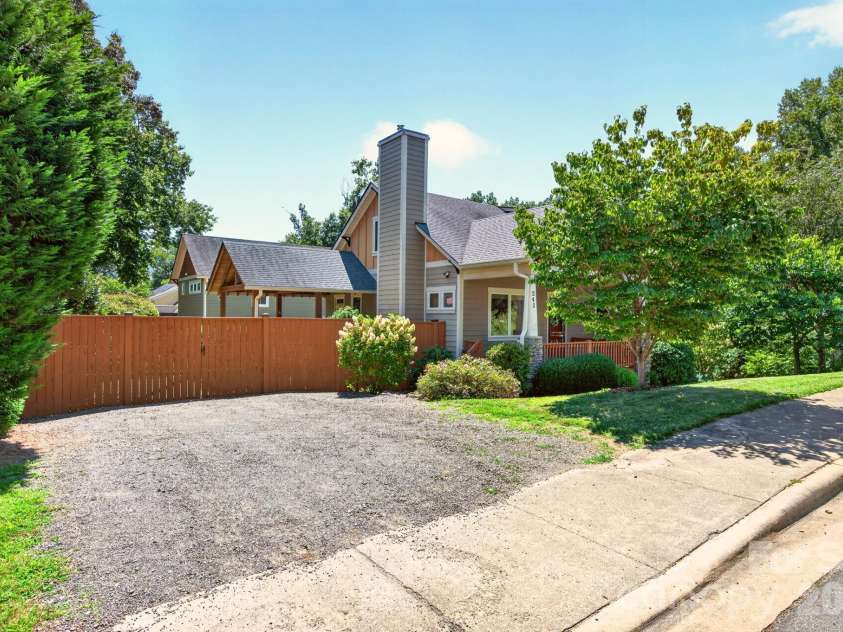243 Cragmont Road, Black Mountain, NC 28711.  MLS# CAR4418774, YatesRealty ID 47300. 