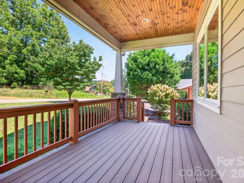 243 Cragmont Road, Black Mountain, NC 28711.  MLS# CAR4418774, YatesRealty ID 47300. 