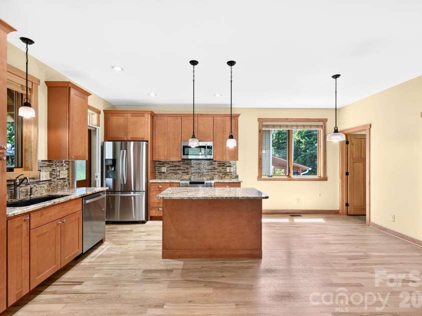 243 Cragmont Road, Black Mountain, NC 28711.  MLS# CAR4418774, YatesRealty ID 47300. 