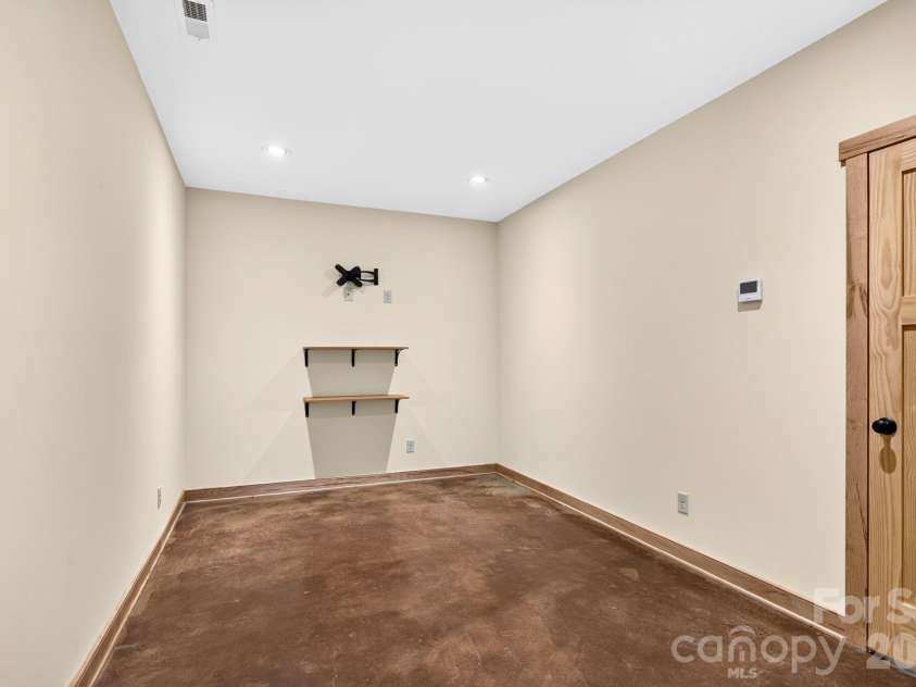 243 Cragmont Road, Black Mountain, NC 28711.  MLS# CAR4418774, YatesRealty ID 47300. 