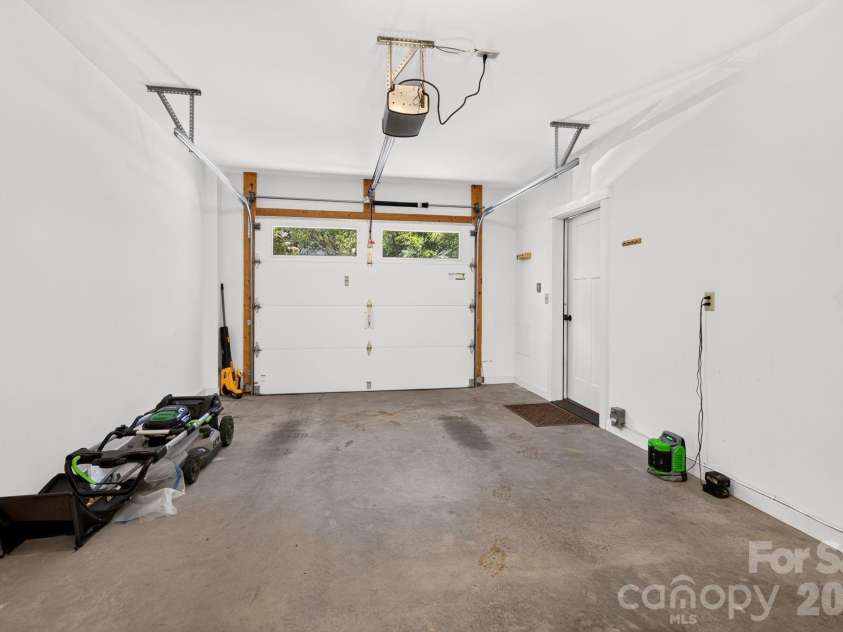 243 Cragmont Road, Black Mountain, NC 28711.  MLS# CAR4418774, YatesRealty ID 47300. 