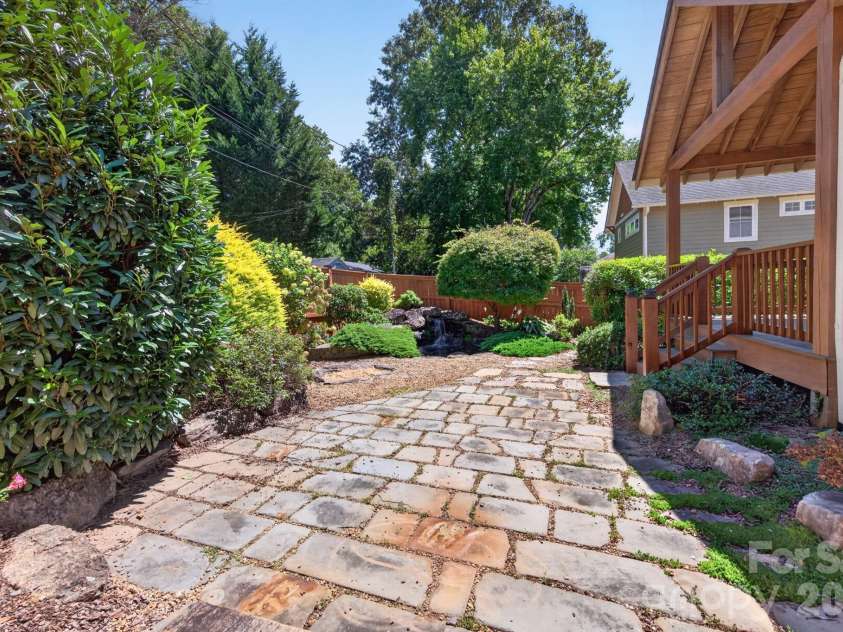243 Cragmont Road, Black Mountain, NC 28711.  MLS# CAR4418774, YatesRealty ID 47300. 