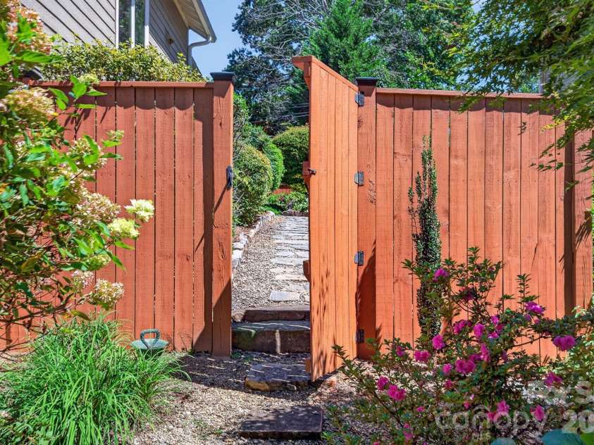 243 Cragmont Road, Black Mountain, NC 28711.  MLS# CAR4418774, YatesRealty ID 47300. 