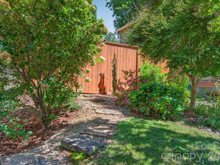 243 Cragmont Road, Black Mountain, NC 28711.  MLS# CAR4418774, YatesRealty ID 47300. 