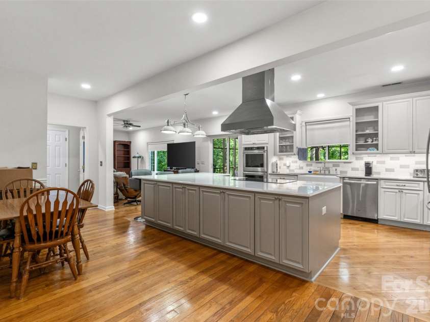 9344 Henry Harris Road, Indian Land, SC 29707.  MLS# CAR4418648, YatesRealty ID 47301. Kitchen
