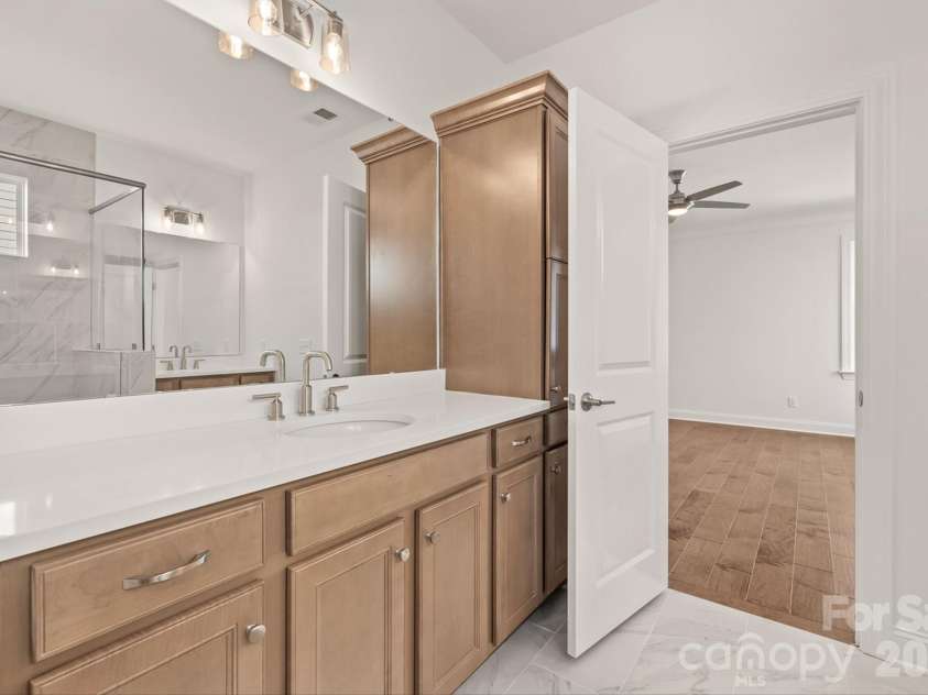 00 Bear Cliff Way, Lake Lure, NC 28746.  MLS# CAR4418550, YatesRealty ID 47303. PRIMARY BATHROOM